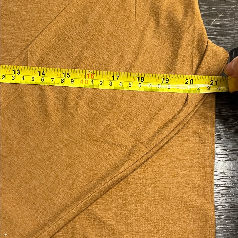 Vuori Men's Long Sleeve Tee in Amber - Picture 4 of 7